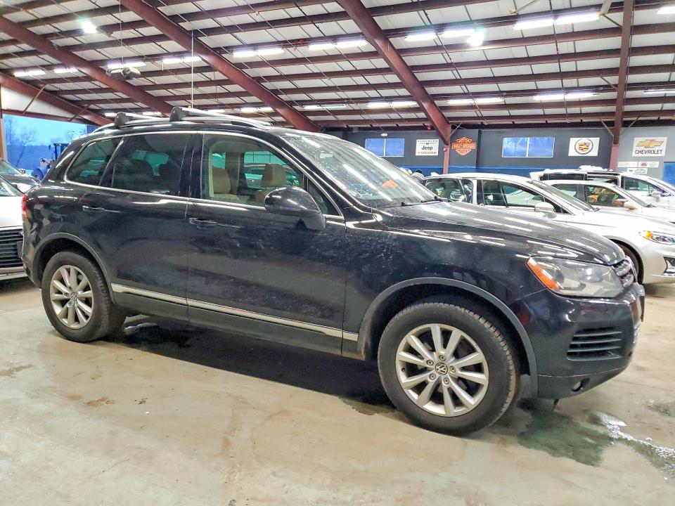 2013 Volkswagen Touareg VIN WVGEF9BPXDD002481 COPART salvage auction — MINOR DENT/SCRATCHES, Ma - Certificate Of Title, sold $2,900 on 2026-08-25 (photo 4)