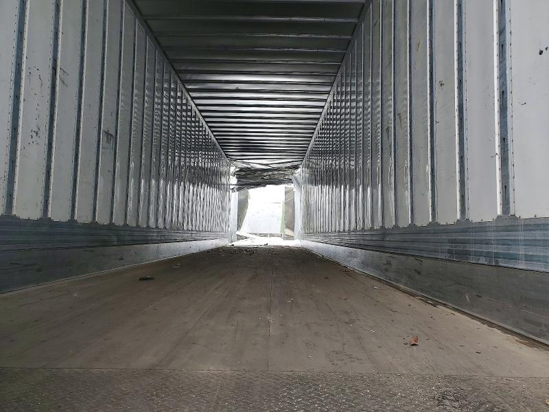 2023 Utility Trailer VIN 1UYVS2539P3930410 COPART salvage auction — ROOF, IN - CERT OF TITLE-SALVAGE TITLE, sold $5,100 on 2026-09-10 (photo 6)