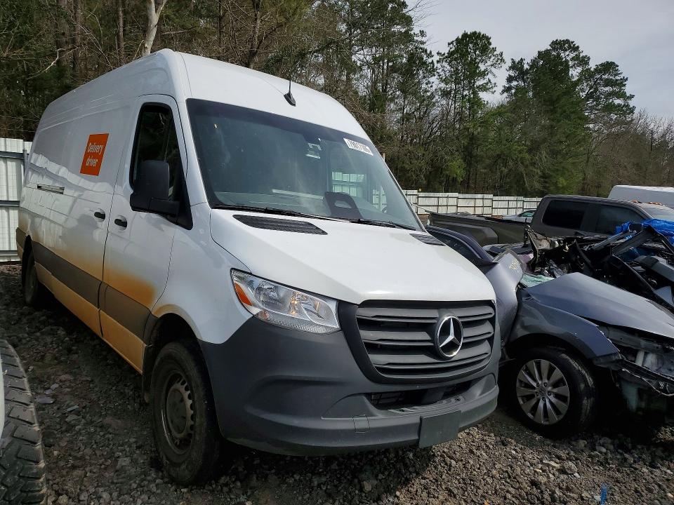 2025 Mercedes-benz Sprinter 2500 VIN W1Y4KCHY7ST229537 COPART salvage auction — REAR END, Tx - Salvage Vehicle Title, sold $13,800 on 2026-07-08 (photo 4)