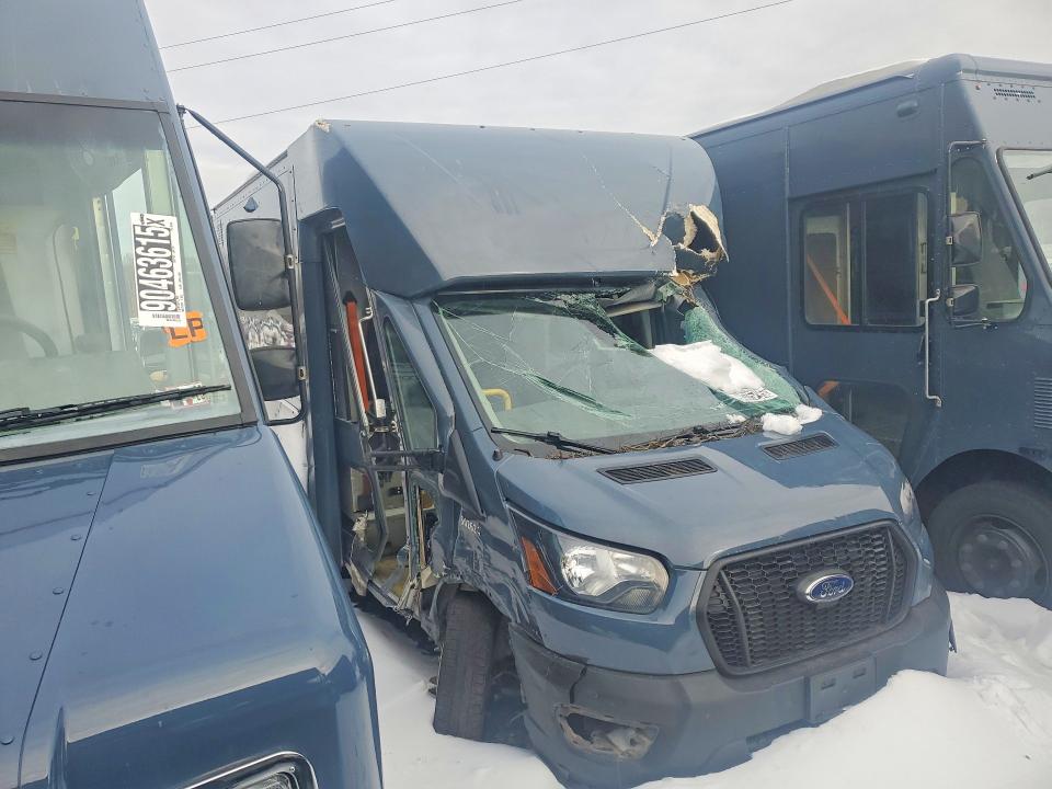 2021 Ford Transit VIN 1FDDF6P80MKA55083 COPART salvage auction — SIDE, AZ - CERT OF TITLE - SALVAGE, sold $1,600 on 2026-07-19 (photo 4)
