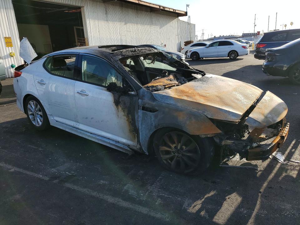 2015 Kia Optima VIN 5XXGN4A75FG432593 COPART salvage auction — BURN, CA - NON-REPAIRABLE VEHICLE CERT, sold $250 on 2026-07-27 (photo 4)