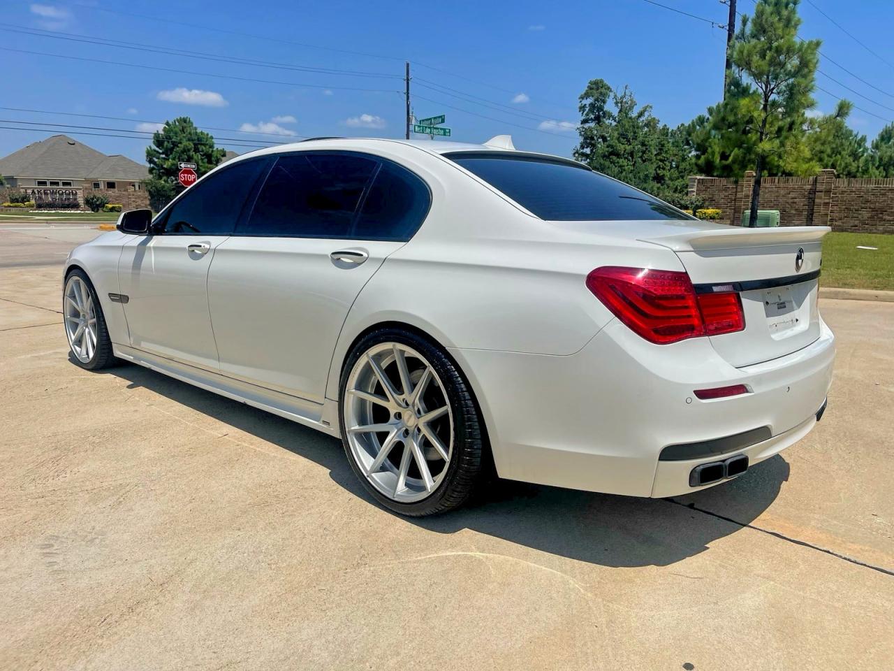 2010 BMW 7er VIN WBAKB8C58ACY64395 COPART salvage auction — Damage History, Ca - Dlr/Dis/Exp Only Salvage Title (P), sold $25,250 on 2026-04-02 (photo 3)