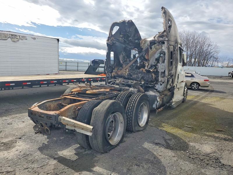 2024 Freightliner Cascadia 126 VIN 3AKJHHDR4RSVJ9808 COPART salvage auction — BURN, CA - SALVAGE CERTIFICATE, sold $6,200 on 2026-07-17 (photo 4)