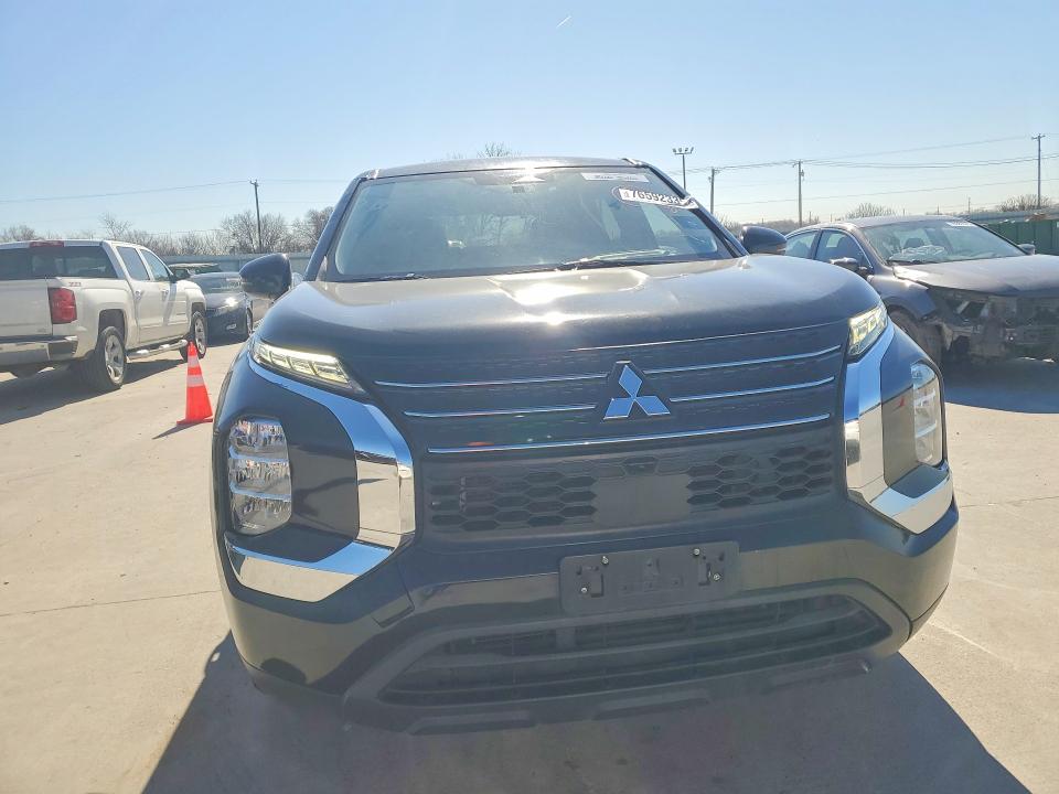 2022 Mitsubishi Outlander VIN JA4J3TA84NZ050592 COPART salvage auction — MINOR DENT/SCRATCHES, Tx - Certificate Of Title (P), sold $9,900 on 2026-07-27 (photo 5)
