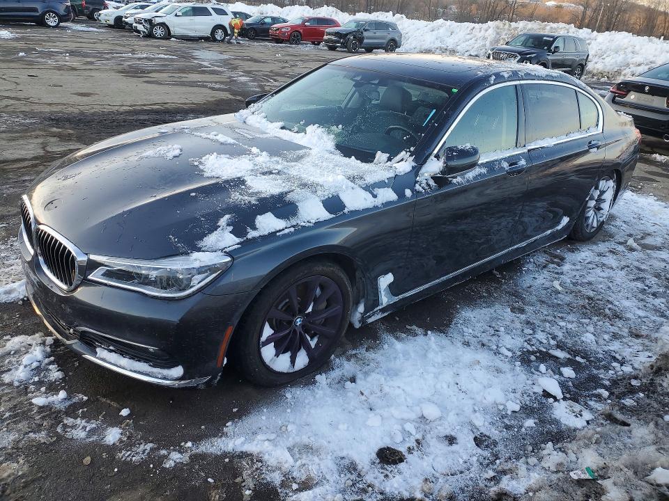 2018 BMW 7 series VIN WBA7F2C56JG424465 — COPART salvage auction photo