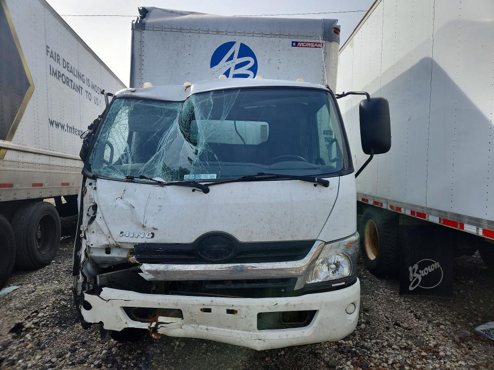 2019 Hino 155 VIN JHHYDM1H4KK006083 COPART salvage auction — ROLLOVER, WI - JUNKED VEHICLE BILL OF SALE, sold $1,150 on 2026-07-08 (photo 5)