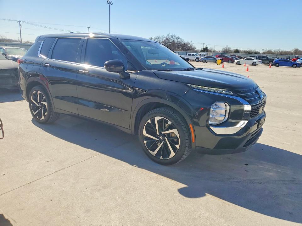 2022 Mitsubishi Outlander VIN JA4J3TA84NZ050592 COPART salvage auction — MINOR DENT/SCRATCHES, Tx - Certificate Of Title (P), sold $9,900 on 2026-07-27 (photo 4)