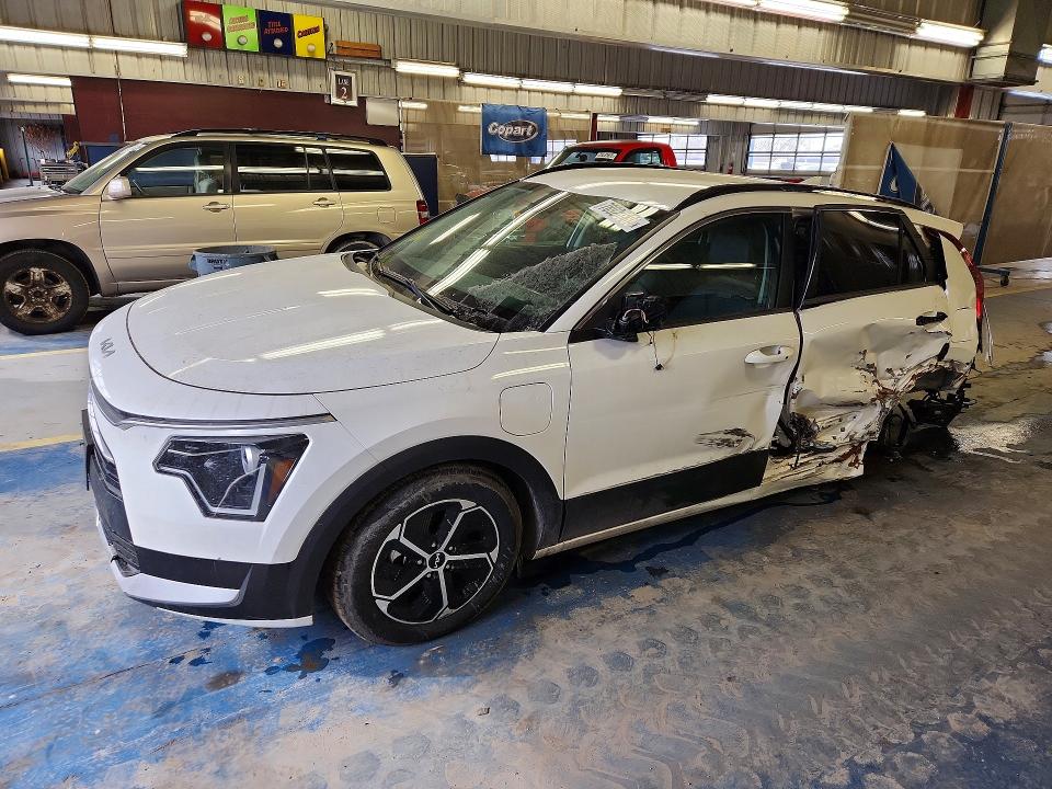 2024 Kia Niro VIN KNDCS3LF2R5209121 COPART salvage auction — SIDE, Id - Salvage Certificate Of Title, sold $8,400 on 2026-07-20 (photo 1)