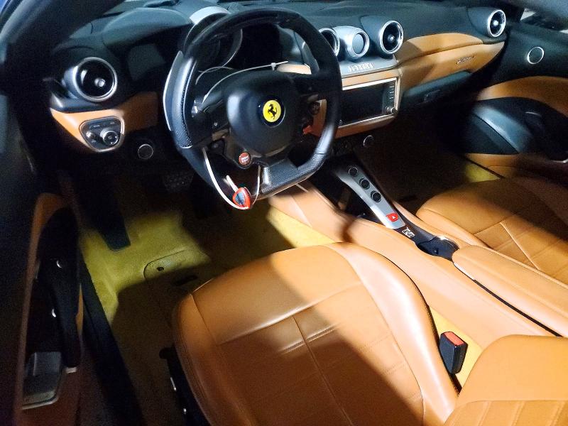 2017 Ferrari California t VIN ZFF77XJA4H0226114 COPART salvage auction — WATER/FLOOD, Fl - Cert Of Title-Slvg Rebld Flood, sold $42,750 on 2026-07-28 (photo 8)