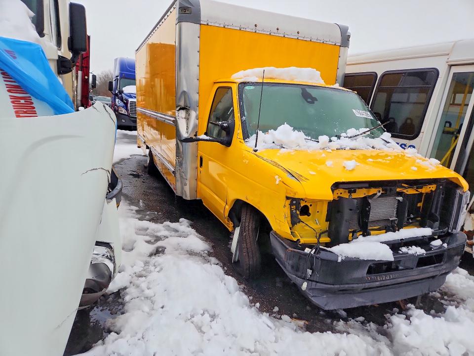 2024 Ford Econoline VIN 1FDWE3FN4RDD08743 COPART salvage auction — SIDE, Az - Cert Of Title - Salvage, sold $7,500 on 2026-07-28 (photo 4)