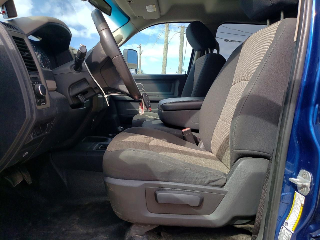 2011 Dodge Ram 3500 VIN 3D73Y4CL0BG512557 COPART salvage auction — Side, ON - PERMIT NO BRAND - UNFIT, sold $2,000 on 2026-06-01 (photo 7)