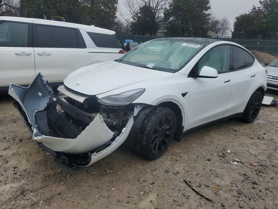 2023 Tesla Model y VIN 7SAYGDEE6PF868271 COPART salvage auction — FRONT END, Salvage Title, sold $8,800 on 2026-07-30 (photo 1)