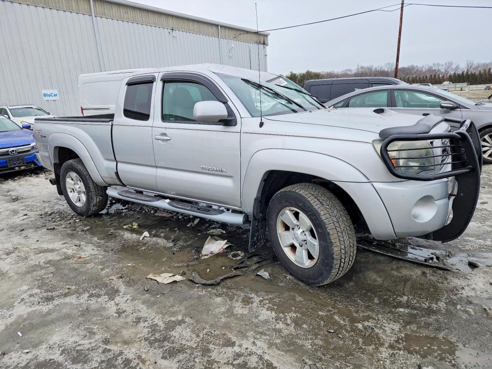 2010 Toyota Tacoma VIN 5TEUU4EN7AZ692230 COPART salvage auction — ROOF, Nj - Cert Of Title-Salvage, sold $5,400 on 2026-07-15 (photo 4)