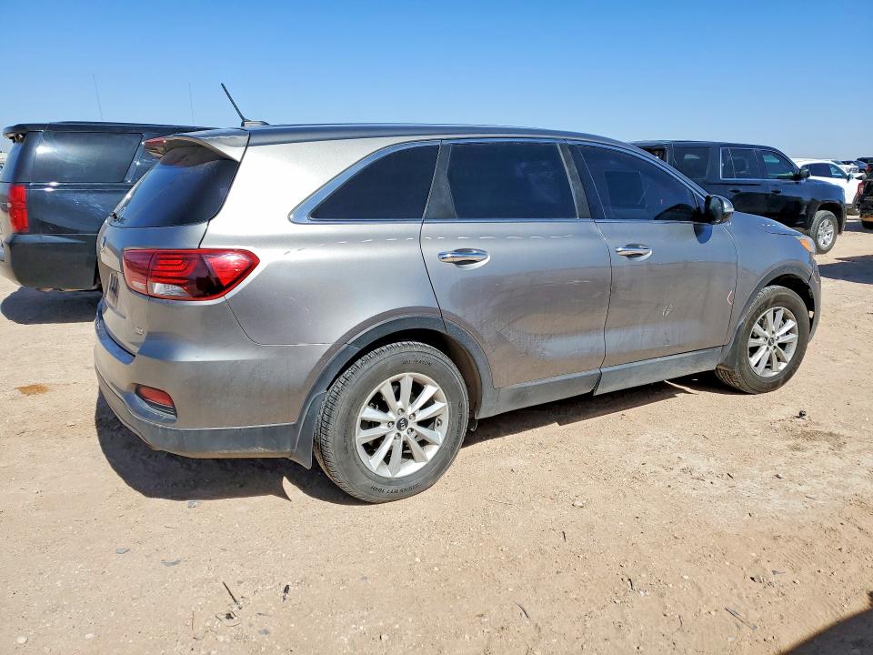 2019 Kia Sorento VIN 5XYPG4A36KG508996 COPART salvage auction — MINOR DENT/SCRATCHES, Tx - Salvage Vehicle Title, sold $1,650 on 2026-07-08 (photo 3)