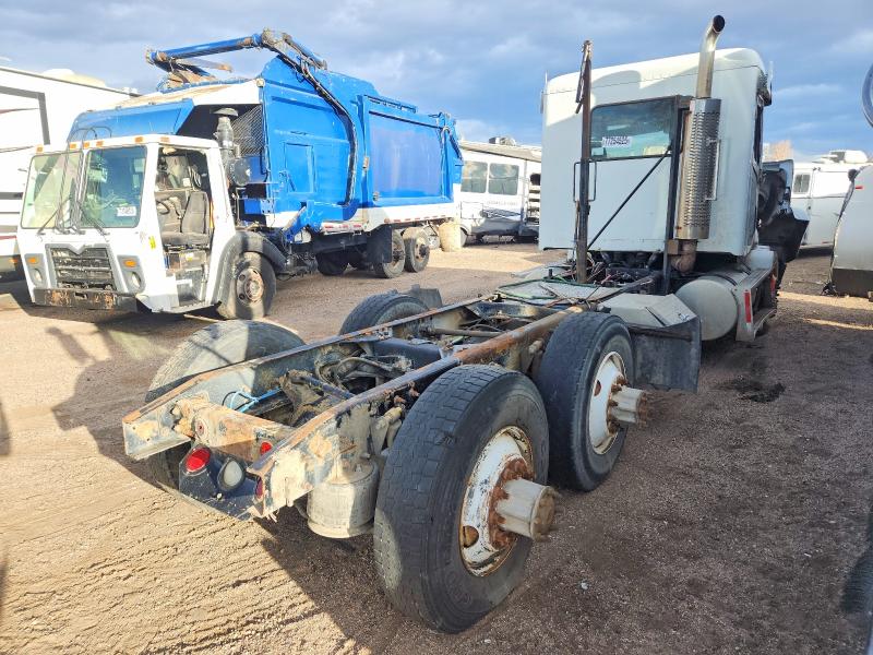 2000 Freightliner Conventional VIN 1FUYSSEB5YLB74915 COPART salvage auction — ROLLOVER, VA - CERTIFICATE OF TITLE, sold $1,200 on 2026-07-07 (photo 4)