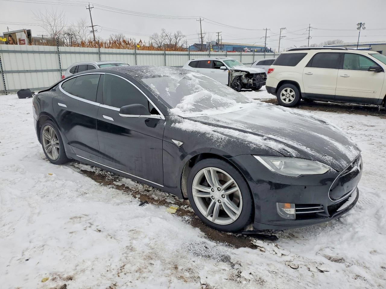 2015 Tesla Model s VIN 5YJSA1E27FF119731 COPART salvage auction — Rear End, IL - SALVAGE CERTIFICATE, sold $2,800 on 2026-04-08 (photo 4)