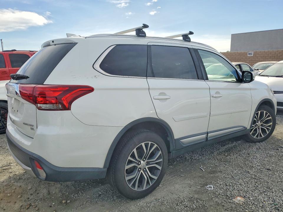 2018 Mitsubishi VIN JA4AD3A32JZ022785 COPART salvage auction — SIDE, Salvage Title, sold $550 on 2026-07-22 (photo 3)
