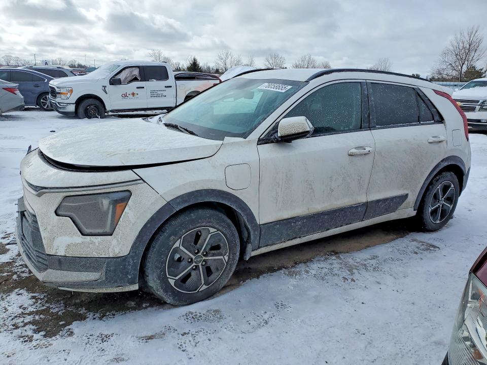 2025 Kia Niro VIN KNDCS3LF1S5234677 COPART salvage auction — UNDERCARRIAGE, Salvage Title, sold $12,100 on 2026-07-14 (photo 1)