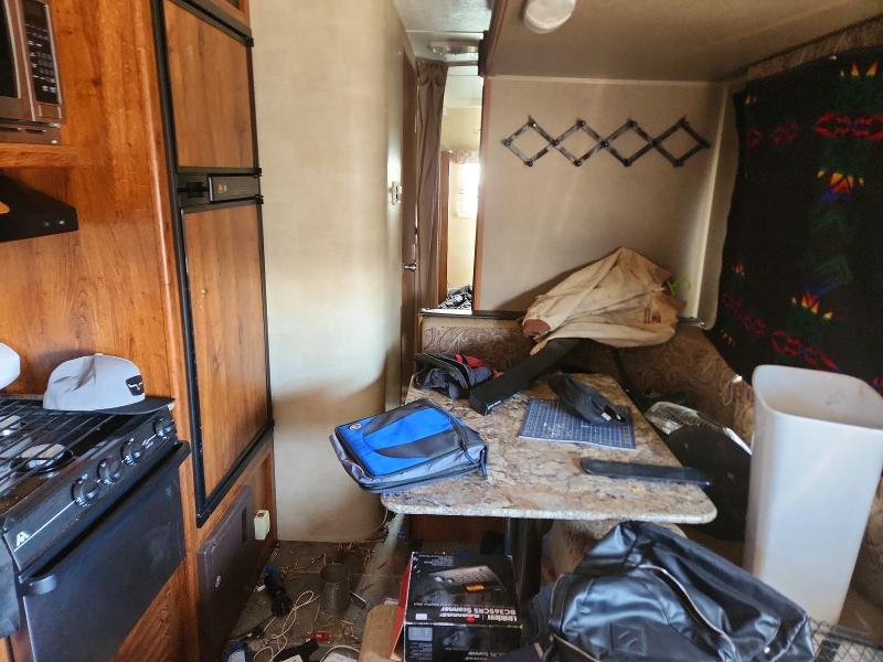 2014 Keystone rv . VIN 4YDT31027E7201675 COPART salvage auction — VANDALISM, TX - CERTIFICATE OF TITLE, sold $2,850 on 2026-09-01 (photo 9)