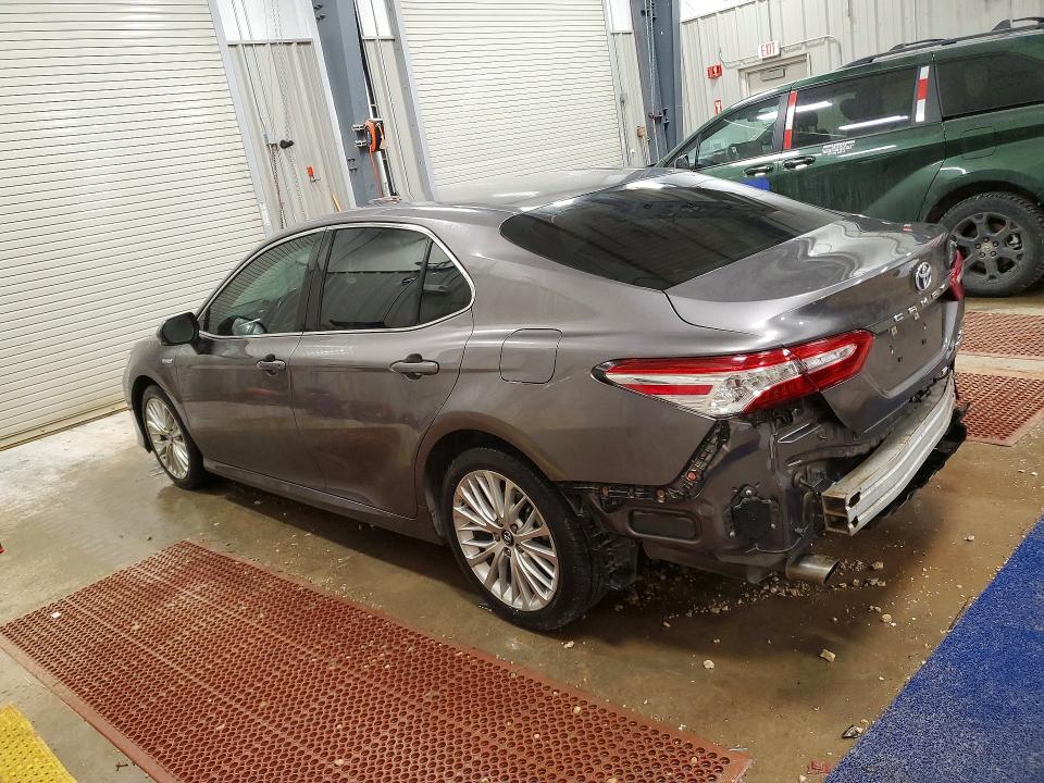 2018 Toyota Camry hybrid VIN 4T1B21HK6JU007622 COPART salvage auction — REAR END, Wy - Cert Of Title-Salvage, sold $7,300 on 2026-07-29 (photo 2)