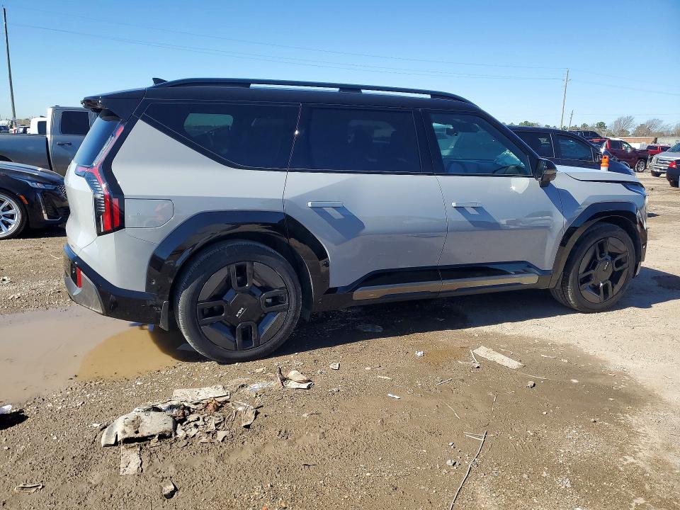 2026 Kia Ev9 VIN 5XYAEFS57TG013912 COPART salvage auction — FRONT END, Tx - Certificate Of Title, sold $20,000 on 2026-07-16 (photo 3)