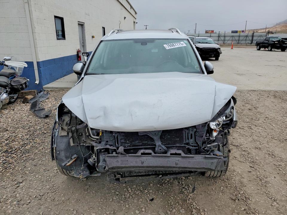 2017 Volkswagen Tiguan VIN WVGSV7AX8HK011127 COPART salvage auction — FRONT END, Id - Salvage Certificate Of Title, sold $975 on 2026-07-06 (photo 5)