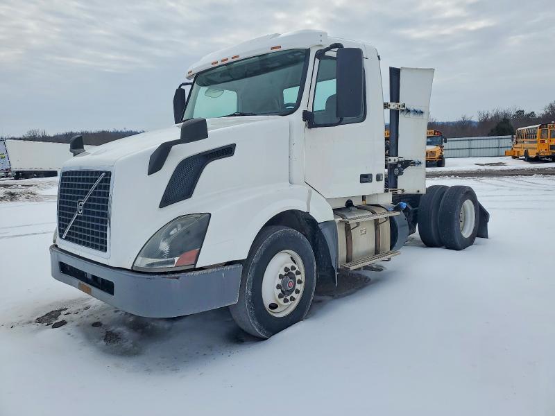 2016 Volvo Vnl VIN 4V4N39TG4GN965567 COPART salvage auction — SIDE, IN - CERTIFICATE OF TITLE, sold $5,000 on 2026-09-17 (photo 2)
