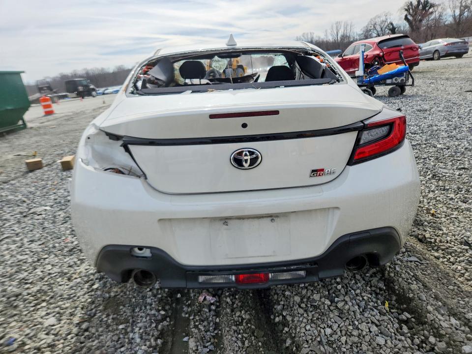 2023 Toyota Gr 86 VIN JF1ZNBB16P9762562 COPART salvage auction — ROLLOVER, Sc - Cert Of Title-Salvage Fire, sold $450 on 2026-07-27 (photo 6)