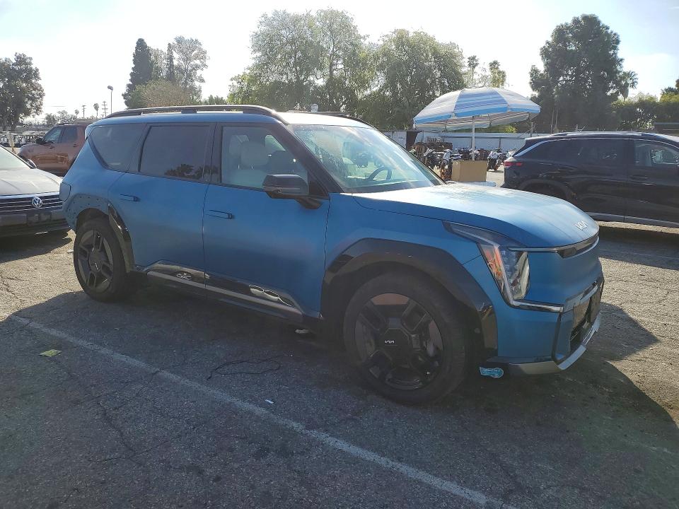 2024 Kia Ev9 VIN KNDAEFS56R6031720 COPART salvage auction — REAR END, Ca - Salvage Certificate, sold $17,800 on 2026-07-02 (photo 4)