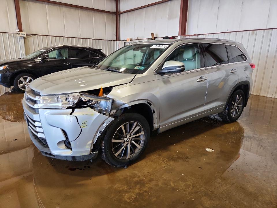 2017 Toyota Highlander VIN 5TDJZRFHXHS441932 COPART salvage auction — FRONT END, Salvage Title, sold $7,600 on 2026-07-31 (photo 1)