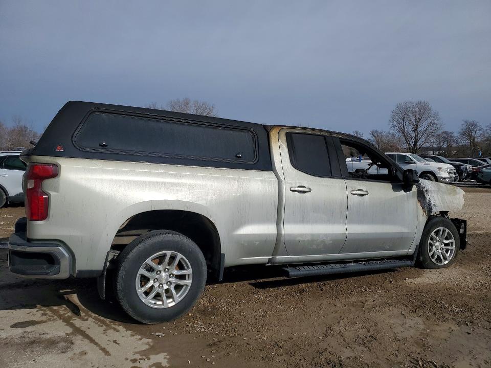 2019 Chevrolet Silverado 1500 VIN 1GCRYDEDXKZ282309 COPART salvage auction — BURN, IA - CERT OF TITLE-SALVAGE TITLE, sold $1,800 on 2026-07-31 (photo 3)