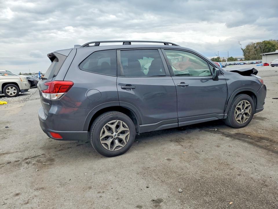 2022 Subaru Forester VIN JF2SKAEC6NH442514 COPART salvage auction — FRONT END, Salvage Title, sold $6,700 on 2026-07-14 (photo 3)