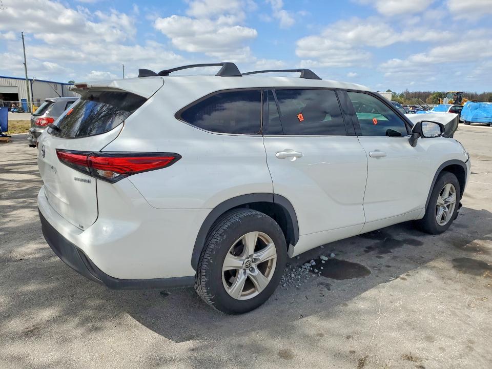2022 Toyota Highlander hybrid VIN 5TDZARAH2NS510562 COPART salvage auction — FRONT END, FL - CERTIFICATE OF DESTRUCTION, sold $11,600 on 2026-07-16 (photo 3)