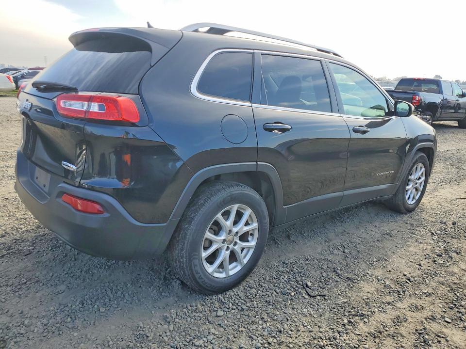 2015 Jeep Cherokee VIN 1C4PJLCB8FW579111 COPART salvage auction — NORMAL WEAR, Ca - Dis/Dlr/Exp Only Clean Title, sold $925 on 2026-07-21 (photo 3)