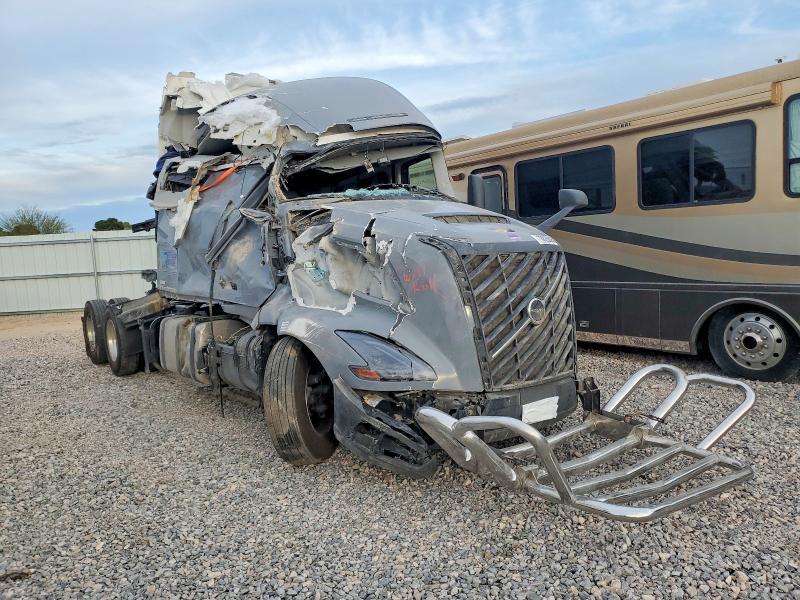 2026 Volvo Vnl VIN 4V4BC9EH5TN705388 COPART salvage auction — ROLLOVER, Nv - Salvage Title, sold $22,800 on 2026-08-20 (photo 1)