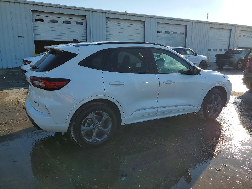 2024 Ford Escape VIN 1FMCU0MZ5RUA53112 COPART salvage auction — MINOR DENT/SCRATCHES, AL - CERTIFICATE OF TITLE, sold $15,100 on 2026-07-09 (photo 3)