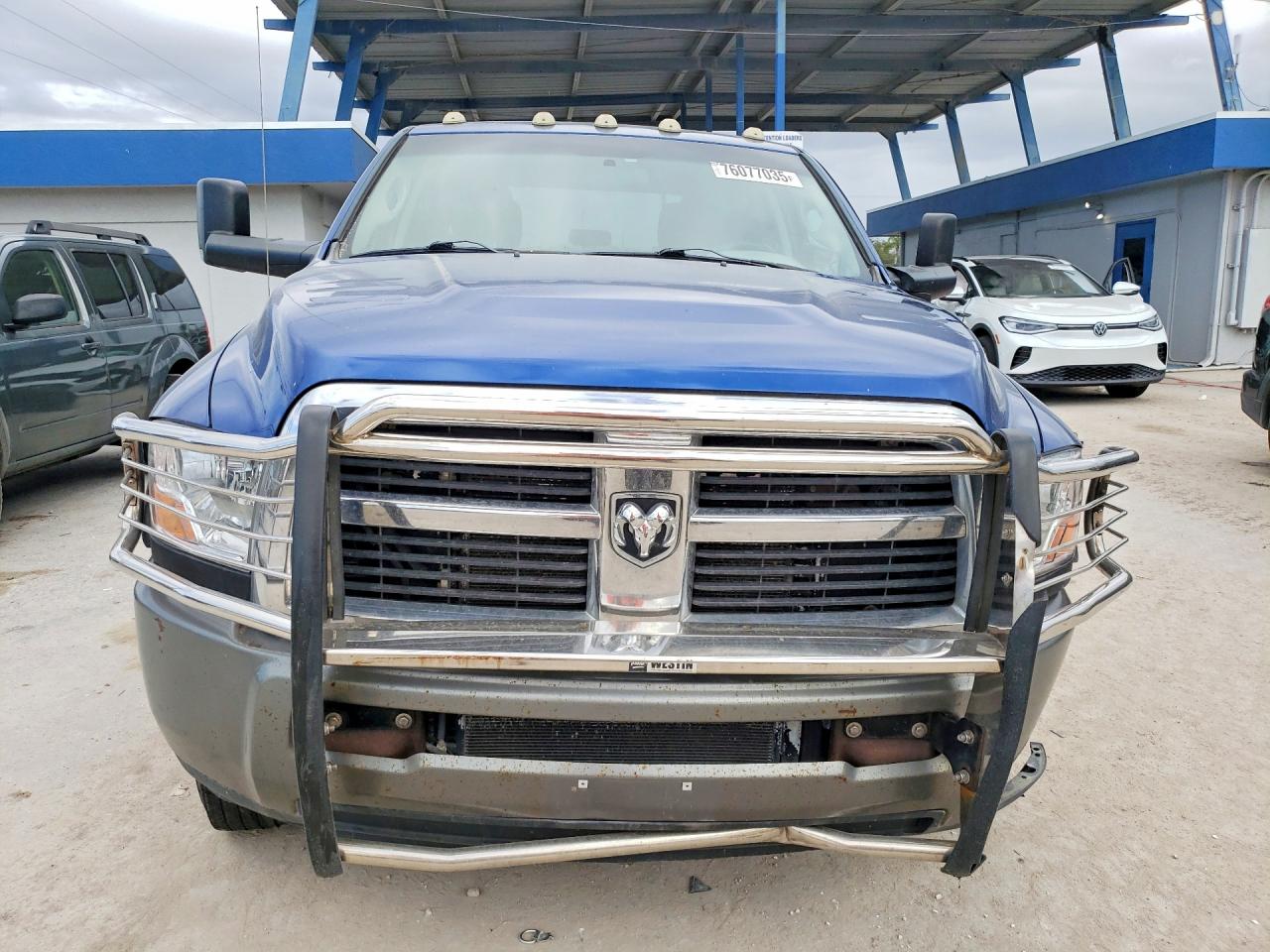 2011 Dodge Ram 3500 VIN 3D73Y4CL0BG512557 COPART salvage auction — Side, ON - PERMIT NO BRAND - UNFIT, sold $2,000 on 2026-06-01 (photo 5)