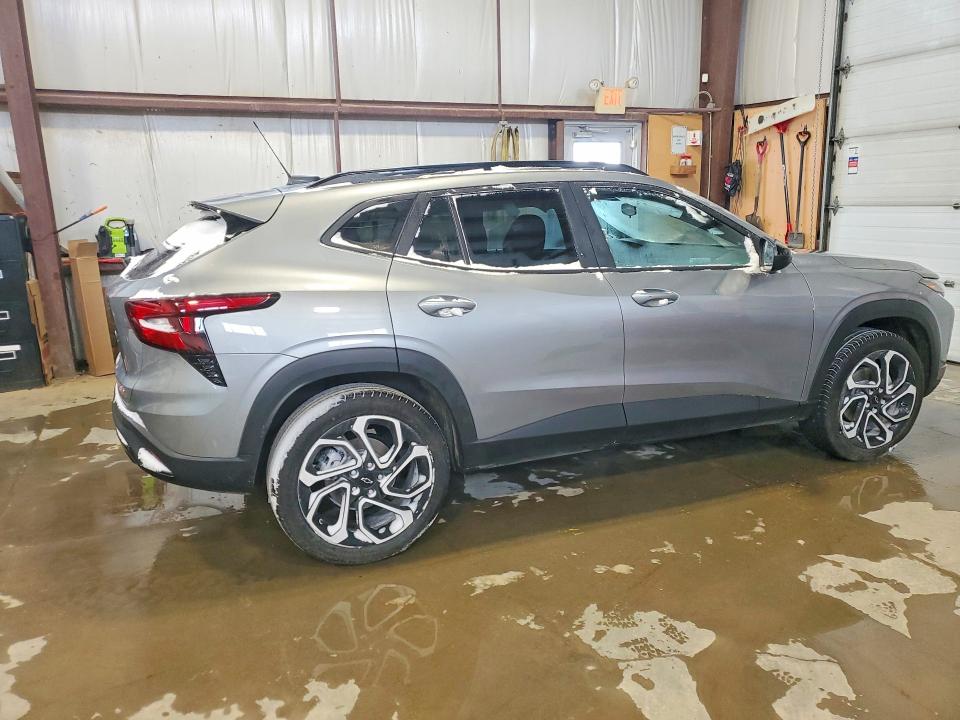 2025 Chevrolet Trax VIN KL77LJE29SC307610 COPART salvage auction — SIDE, Ab - Bos - Salvage, sold $8,300 on 2026-08-27 (photo 3)