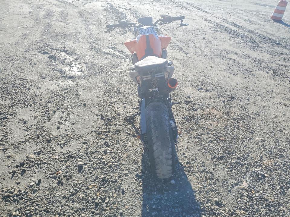 2023 Ktm 790 adventure VIN LCETU7408PH700364 COPART salvage auction — SIDE, Sc - Cert Of Title-Salvage, sold $2,200 on 2026-07-08 (photo 4)