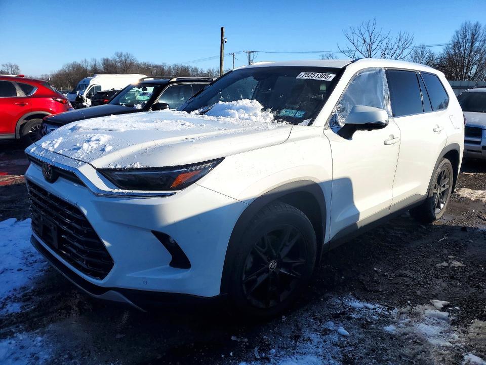 2024 Toyota Highlander VIN 5TDAAAB50RS012577 — COPART salvage auction photo