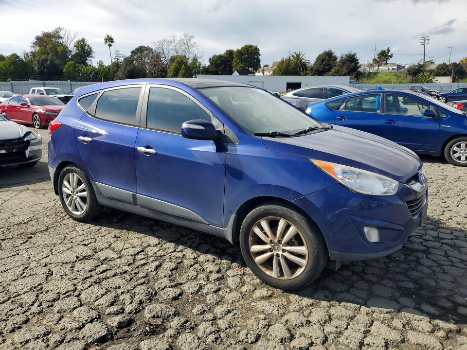2010 Hyundai Tuson VIN KM8JU3AC0AU016028 COPART salvage auction — MINOR DENT/SCRATCHES, Ca - Salvage Acquisition Billofsale, sold $1,300 on 2026-07-31 (photo 4)