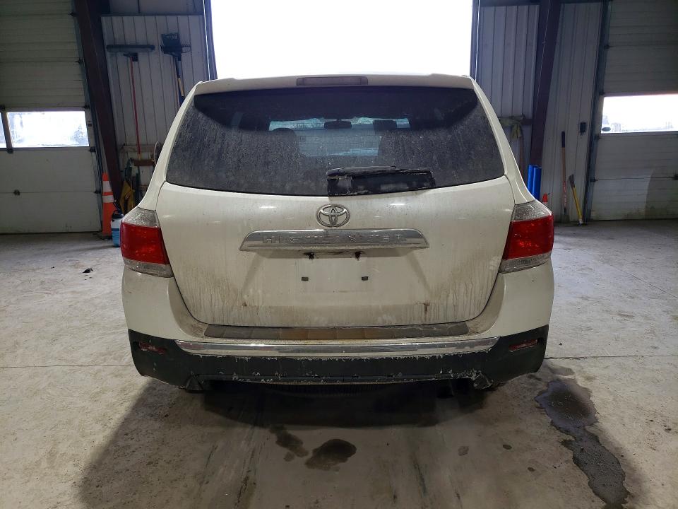 2013 Toyota Highlander VIN 5TDZA3EH6DS037531 COPART salvage auction — FRONT END, Md - Cert Of Salvage > 75% Damage, sold $450 on 2026-07-24 (photo 6)