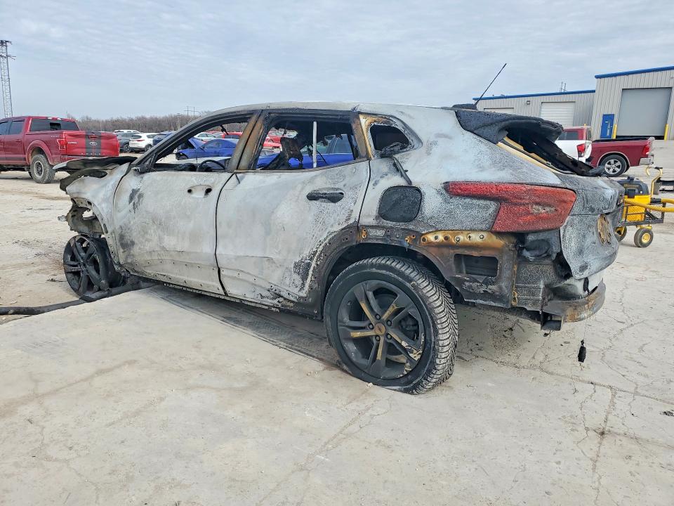 2024 Chevrolet Trax VIN KL77LGE20RC083642 COPART salvage auction — BURN, Ok - Certificate Of Title-Junked, sold $125 on 2026-07-07 (photo 2)