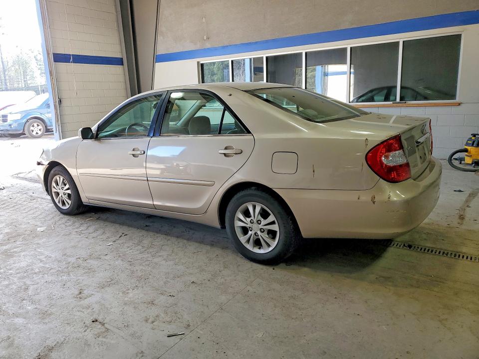 2004 Toyota Camry VIN 4T1BF30K64U585414 COPART salvage auction — FRONT END, VA - CERT OF TITLE - SALVAGE, sold $475 on 2026-07-03 (photo 2)