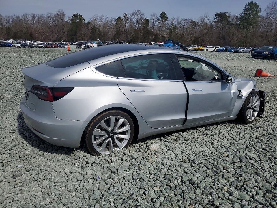 2018 Tesla Model 3 VIN 5YJ3E1EB6JF097335 COPART salvage auction — FRONT END, NC - UNREGISTERABLE CERT OF TITLE, sold $6,000 on 2026-07-29 (photo 3)