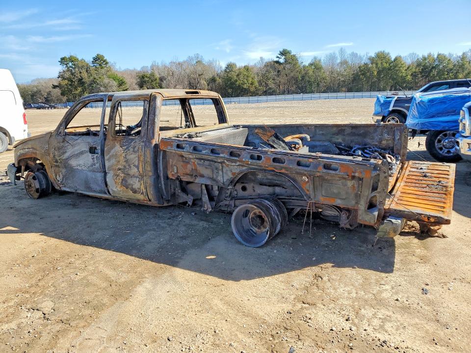 2007 Chevrolet Silverado VIN 1GCJK39D67E158426 COPART salvage auction — BURN, Fl - Cert Of Destruct-No Vin Plate, sold $200 on 2026-07-24 (photo 2)