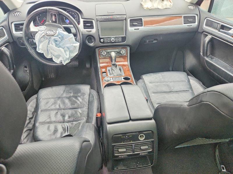 2016 Volkswagen Touareg VIN WVGEP9BP0GD005360 COPART salvage auction — FRONT END, Salvage Title, sold $1,000 on 2026-08-05 (photo 8)