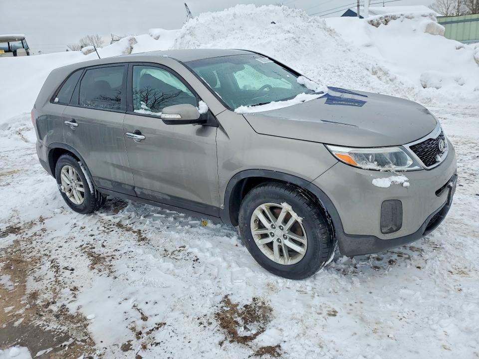 2014 Kia Sorento VIN 5XYKT3A67EG519603 COPART salvage auction — SIDE, Ny - Mv907A-Parts Only, sold $800 on 2026-07-15 (photo 4)