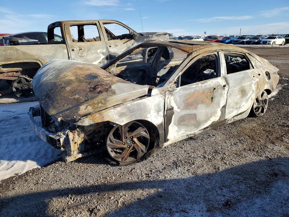 2025 Hyundai Elantra VIN KMHLM4DGXSU917258 COPART salvage auction — BURN, AB - BOS - NONREPAIRABLE, sold $175 on 2026-07-14 (photo 1)