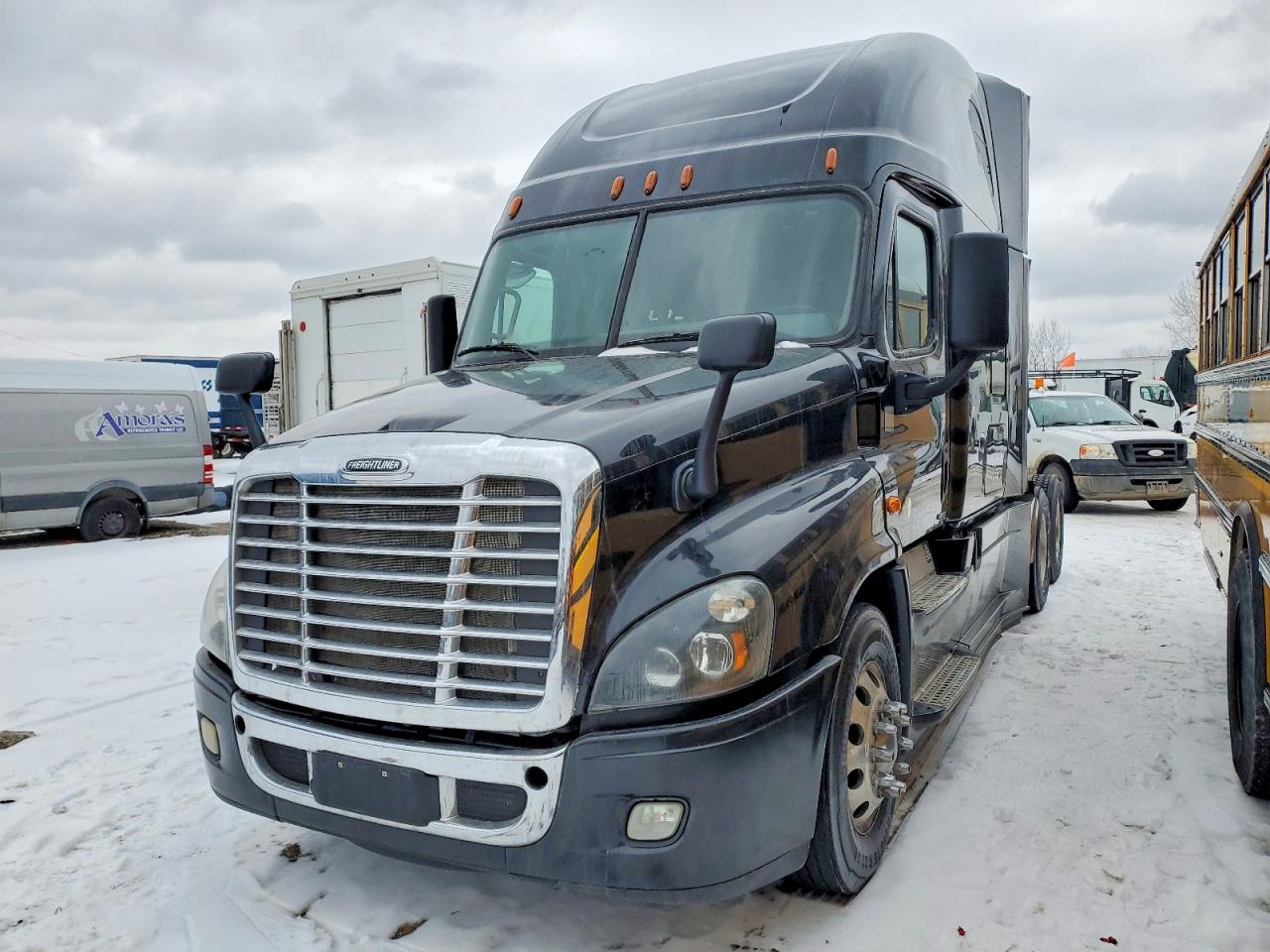 2016 Freightliner Cascadia 125 VIN 1FUJGLDR7GLHE2843 COPART salvage auction — Burn Engine, IL - SALVAGE CERTIFICATE, sold $2,850 on 2026-06-30 (photo 2)